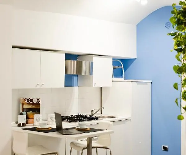 Partenope House Mare