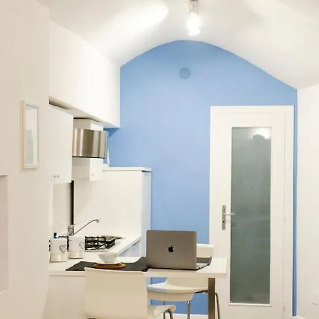 Partenope House Mare *