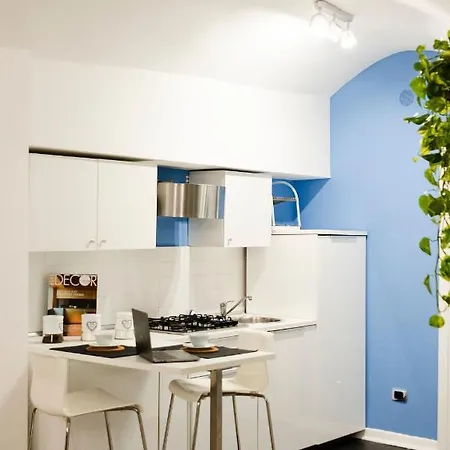 Partenope House Mare