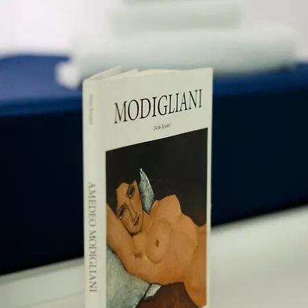 Partenope House Mare