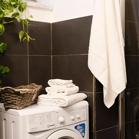 Partenope House Mare *